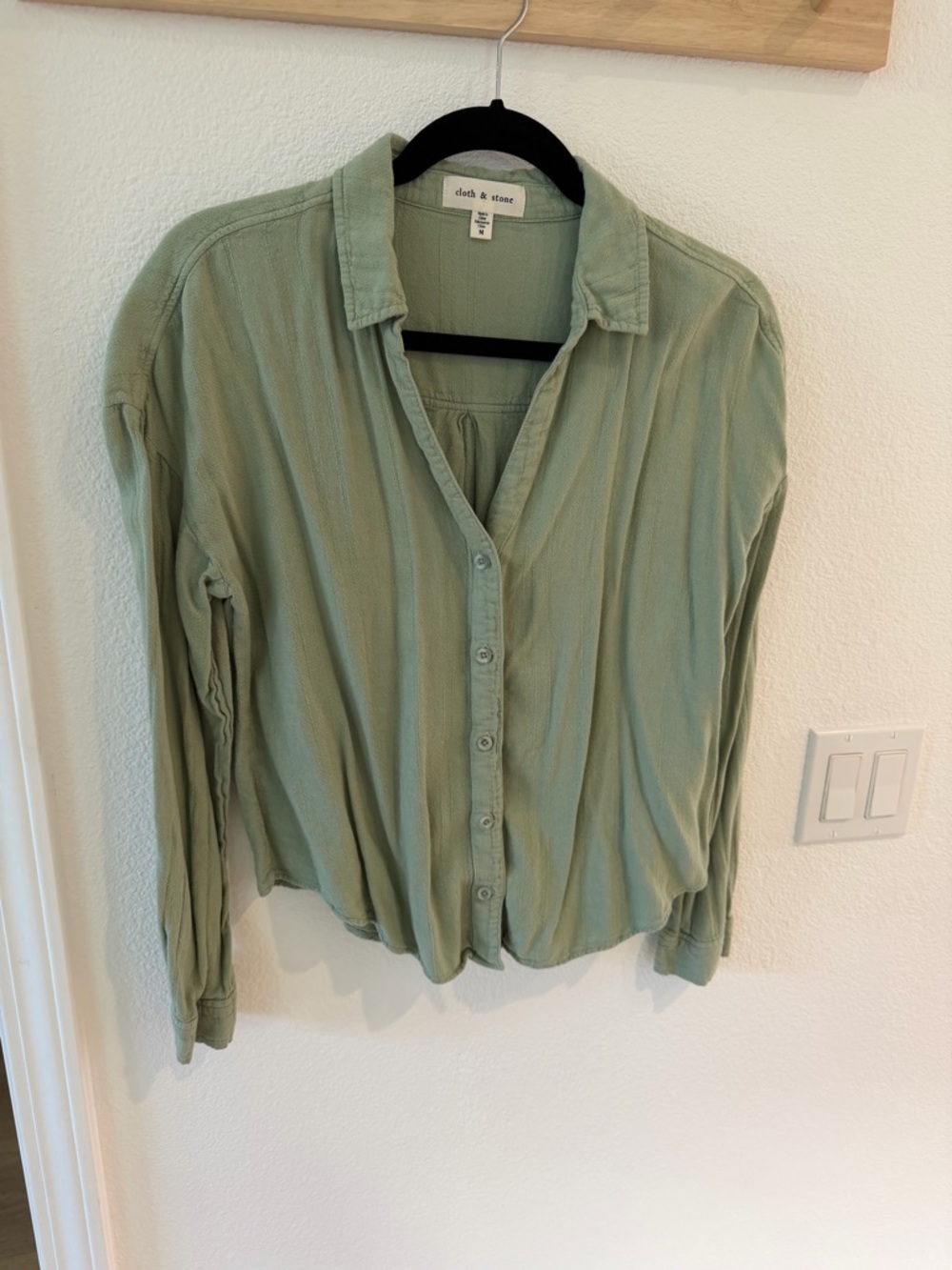 Anthropologie cloth & stone Light Sage Green Button-Front Women's Top
